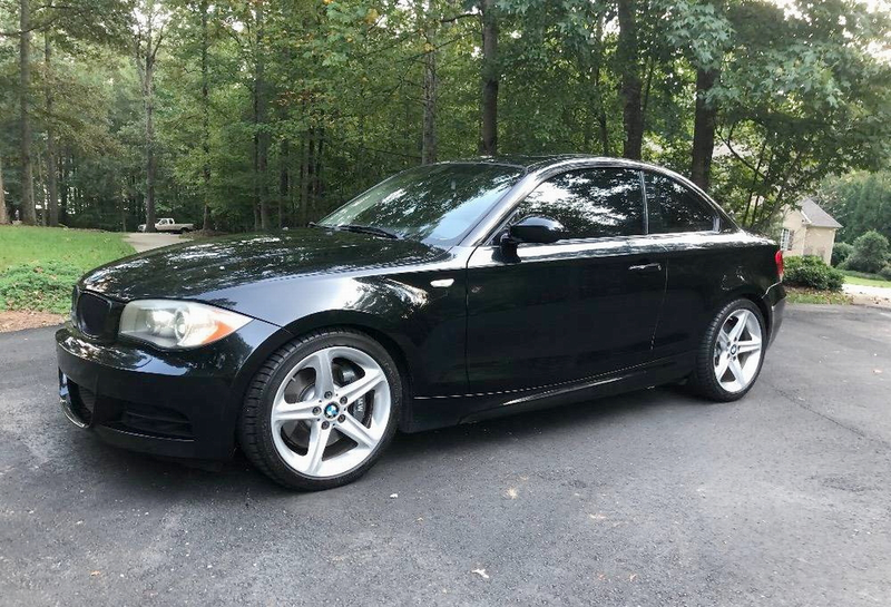 Illustration for article titled At $15,950, Could This Rare 2008 BMW 135i 6-Speed be a Manual Labor of Love?